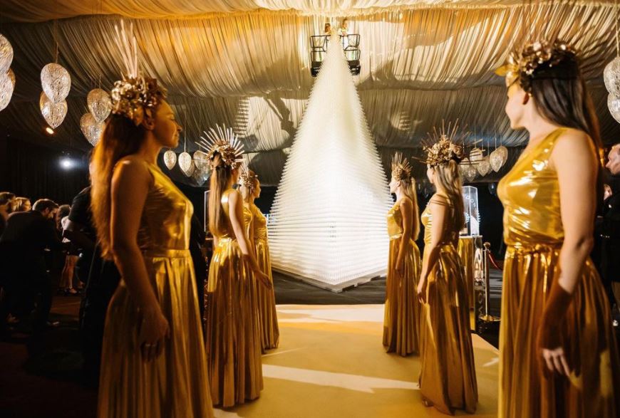 Dubai: The Palm Hotel breaks The Guinness World Record, builds tower from 54,740 champagne glasses