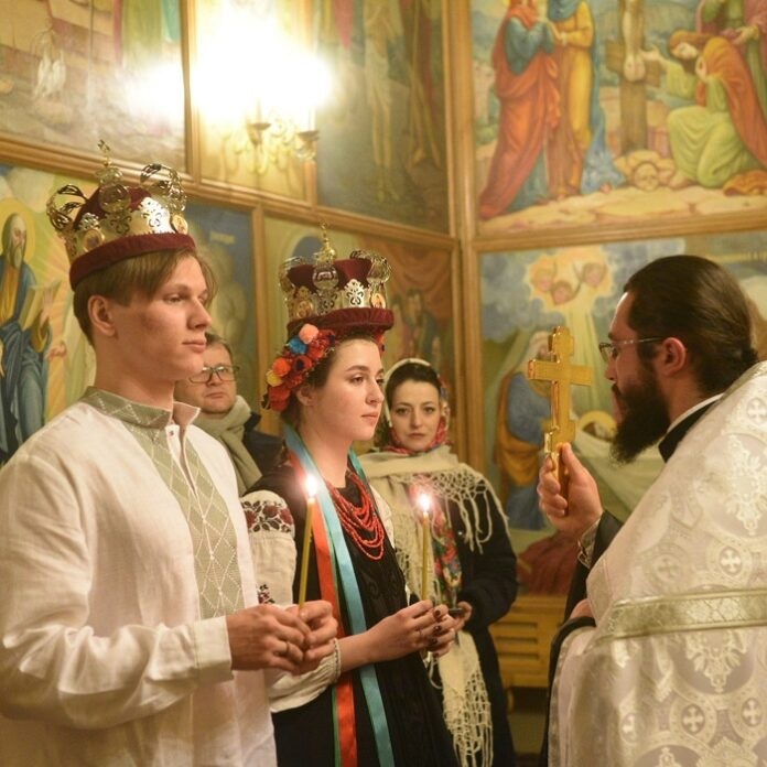 “We may die, we just wanted to be together”, says Ukrainian woman, who marries on first day of Russia’s invasion