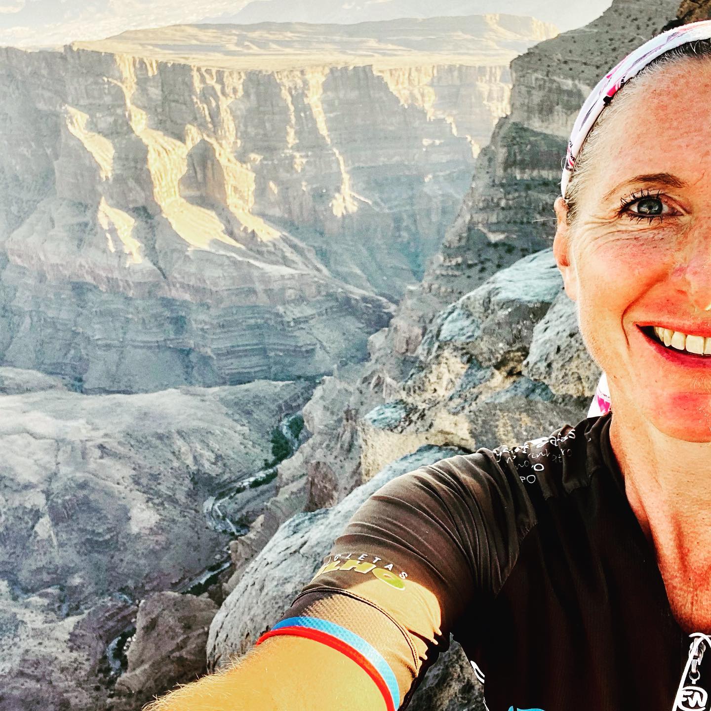 Daily Vlogger Hels on Wheels explores Jebel Shams in Oman