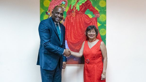 PM Roosevelt Skerrit meets HC of Canada to Dominica Lilian Chatterjee, discusses mutual concerns