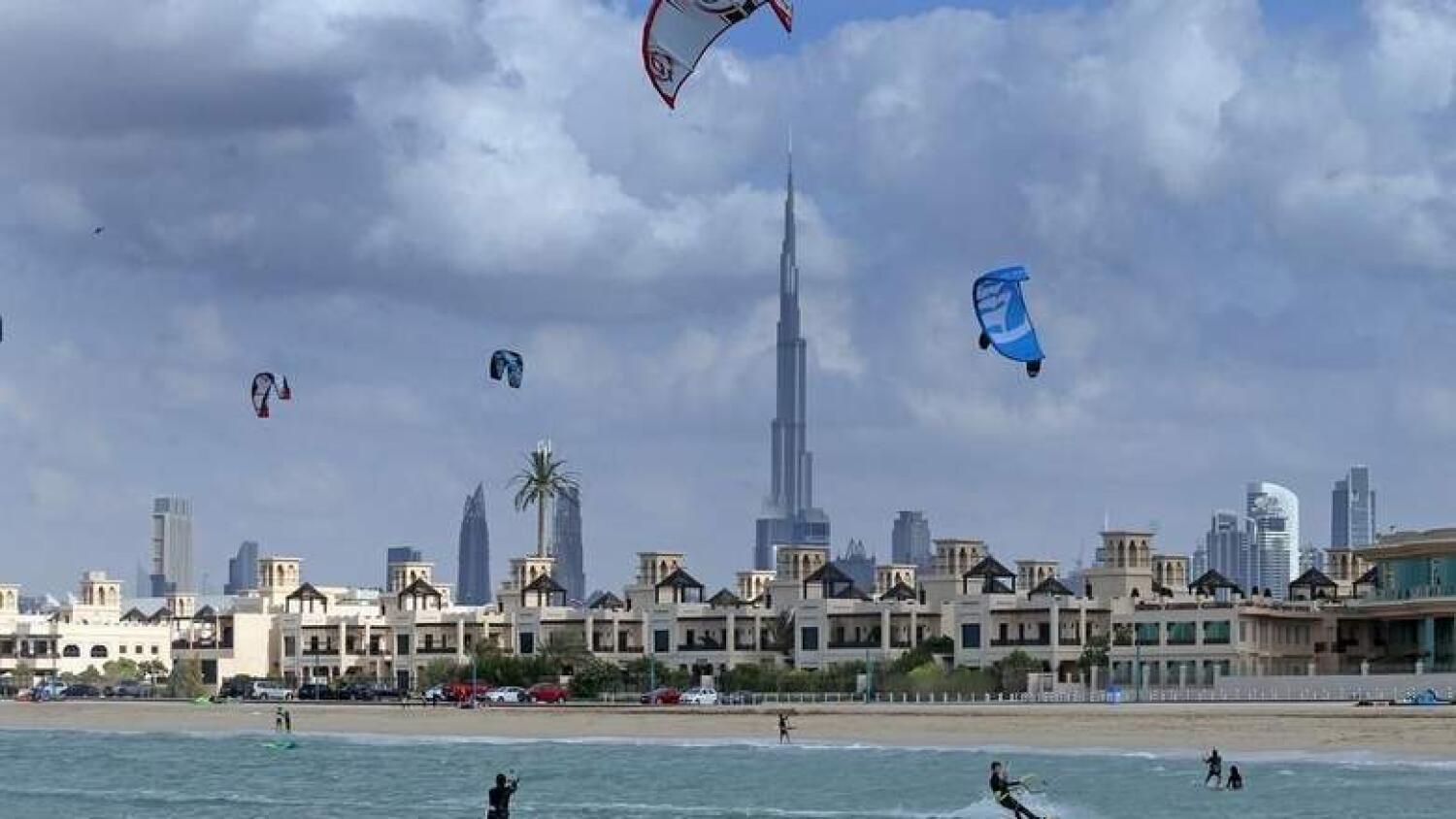 Fairweather and mild temperatures forecasted for UAE, brief low clouds expected