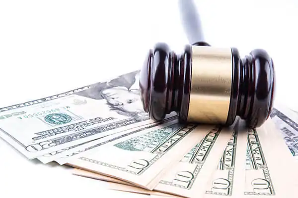 The Abu Dhabi Real Estate Centre (ADREC) has recently announced a series of fines and suspensions targeting brokers failing to adhere to professional conduct standards