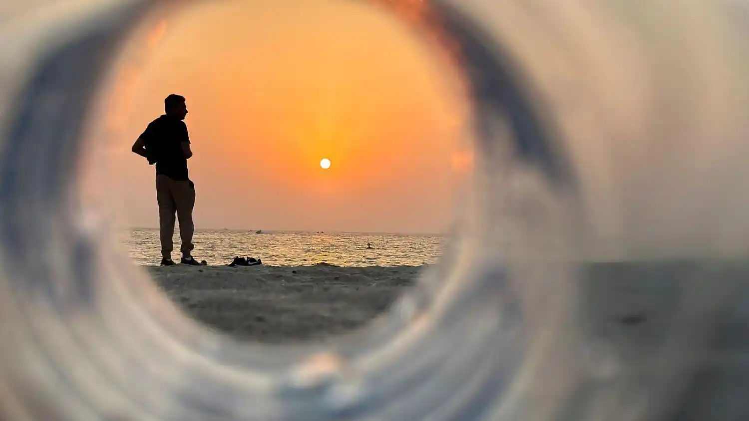 UAE Swelters as Temperatures Soar to 49ºC, Promising a Generally Fair Day Ahead