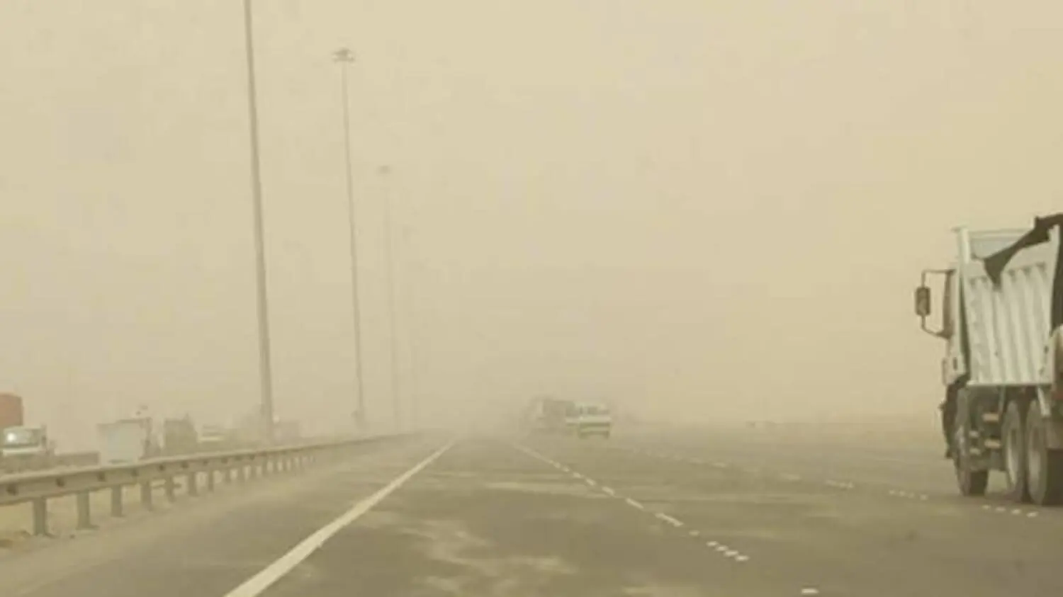 Yellow Dust Warning Issued as UAE Faces Hazy Skies and Potential Rainfall