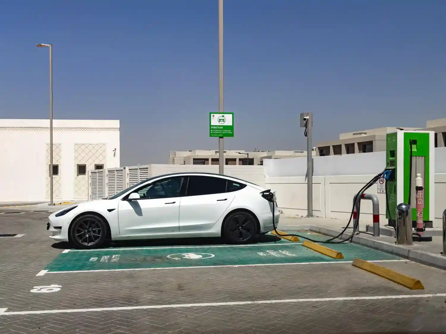 Dubai Encourages Transition to EVs with Dewa’s Green Charger Card: Registration and Benefits Explained