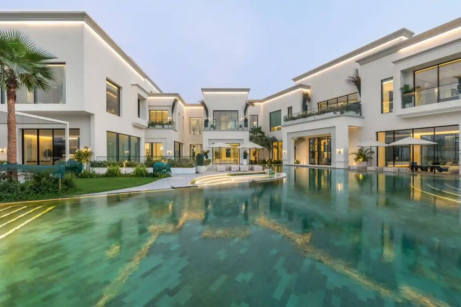 Dubai’s Hills Grove Mansion Sells for Record Dh200 Million, Setting New Luxury Property Benchmark