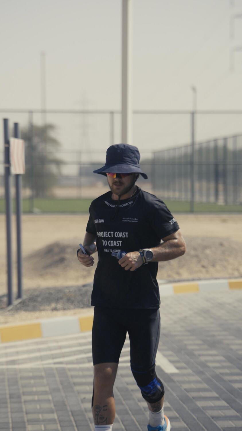 Runner’s Epic Journey from Dubai to Jeddah Raises Funds for Cancer Fighters